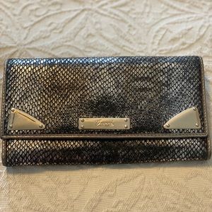 Gucci wallet like new